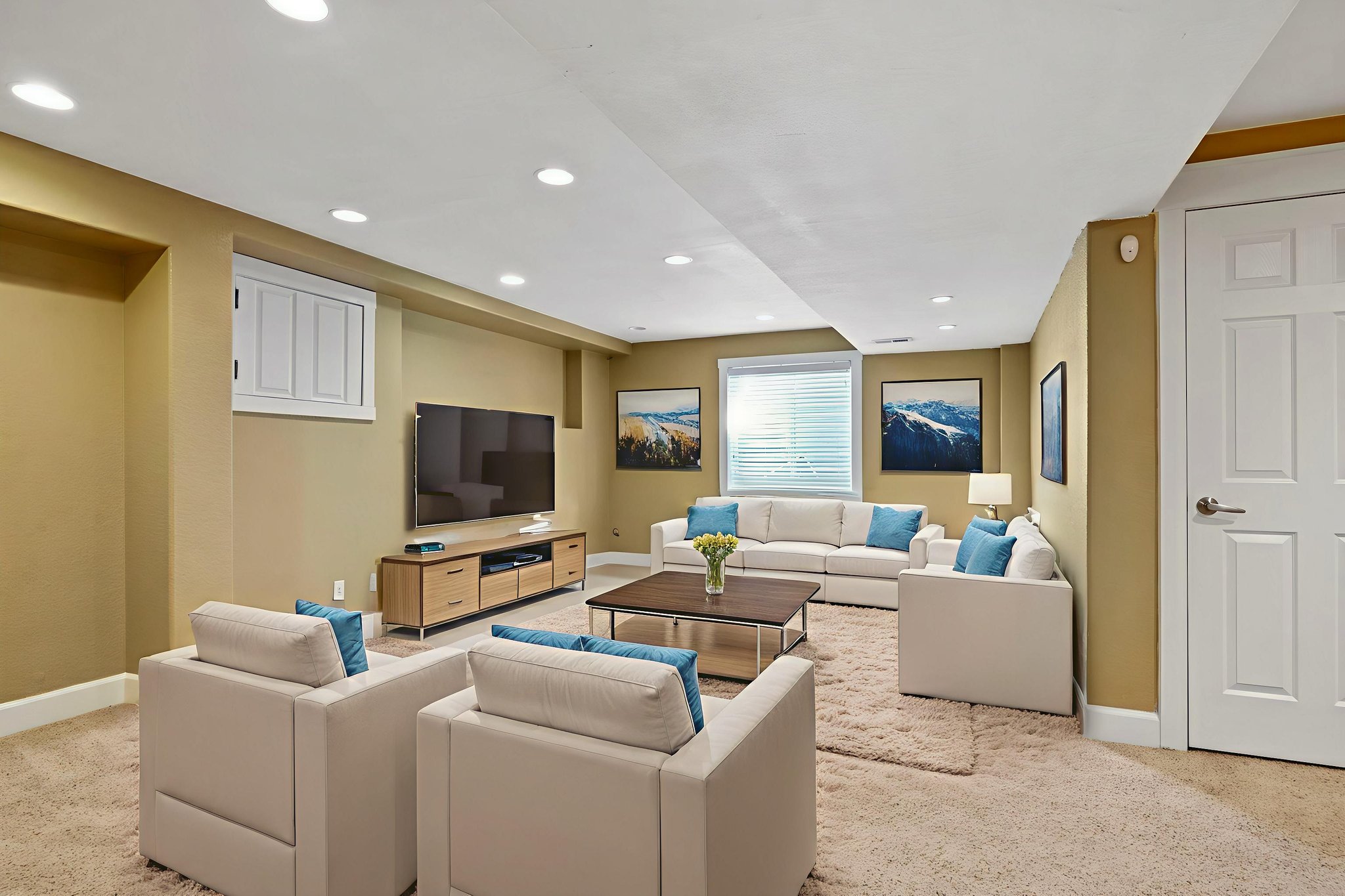 DSC_9035 virtually staged.jpeg