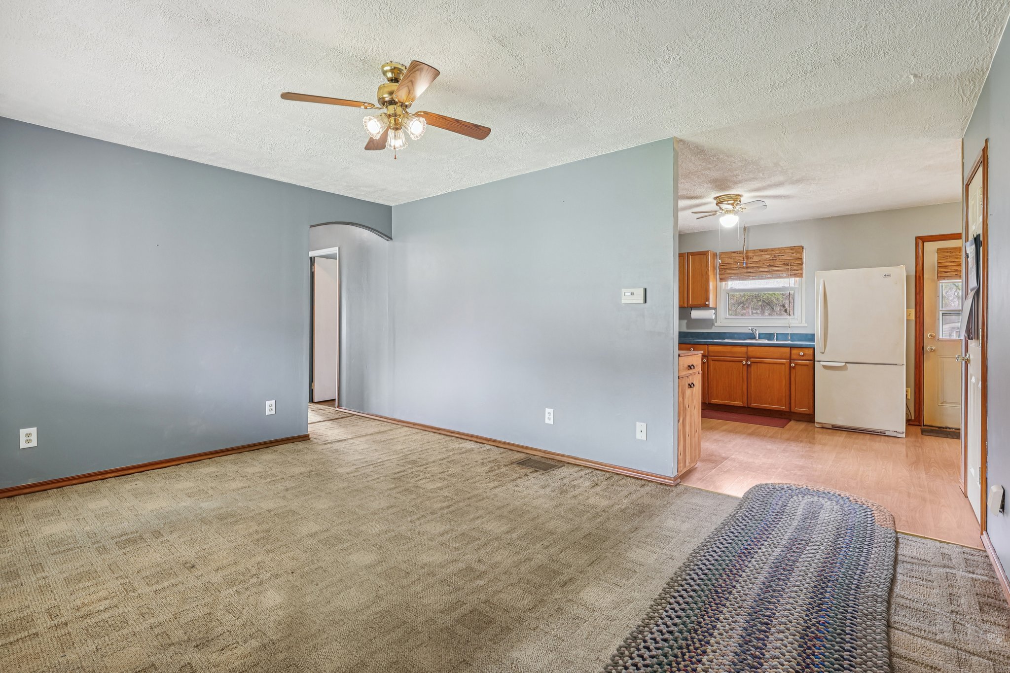 Lagrange Rd-S2011-007.jpg