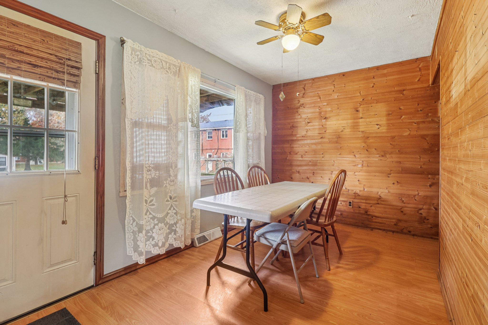 Lagrange Rd-S2011-009.jpg