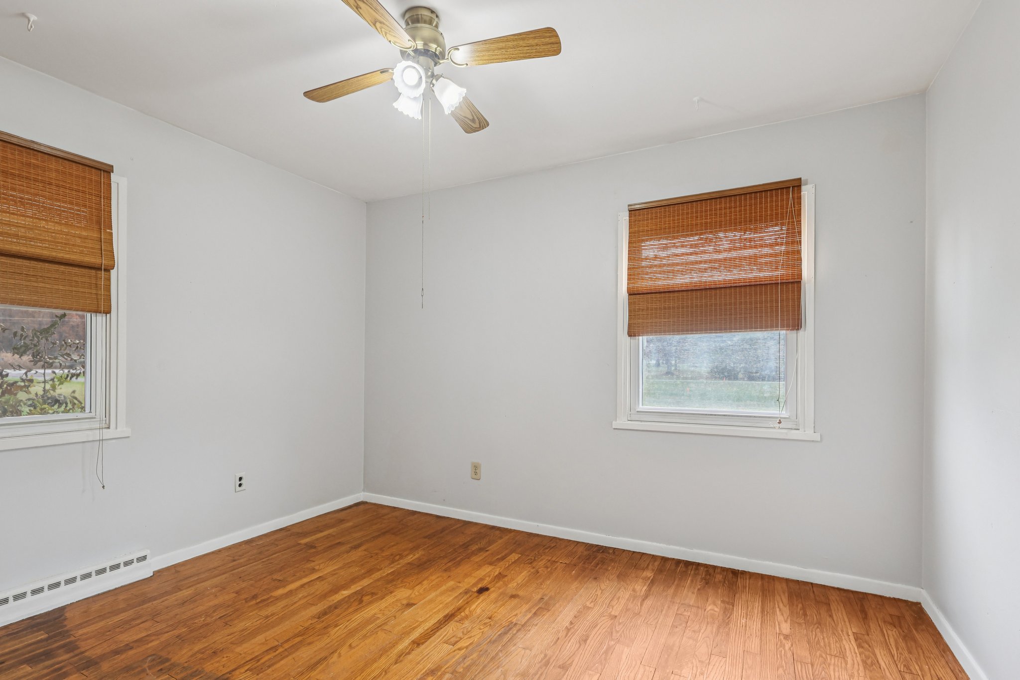 Lagrange Rd-S2011-017.jpg