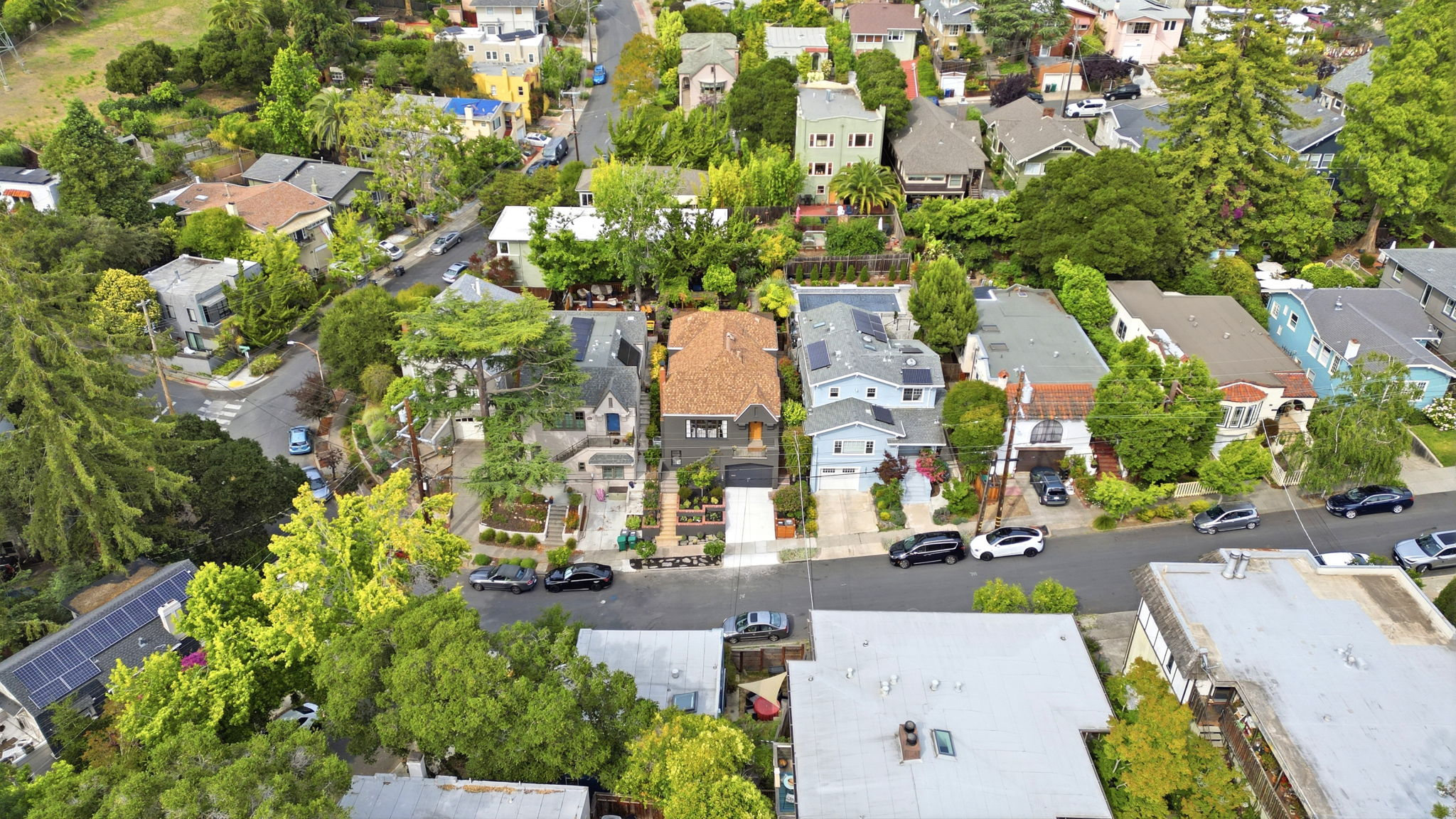 005_F8_AERIAL_1056 El Centro Ave