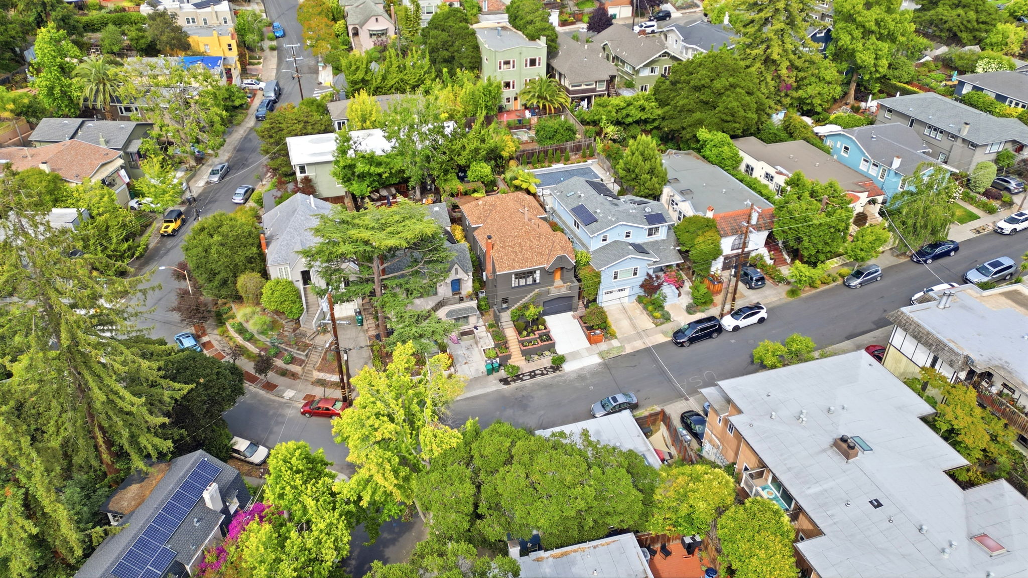 006_F8_AERIAL_1056 El Centro Ave