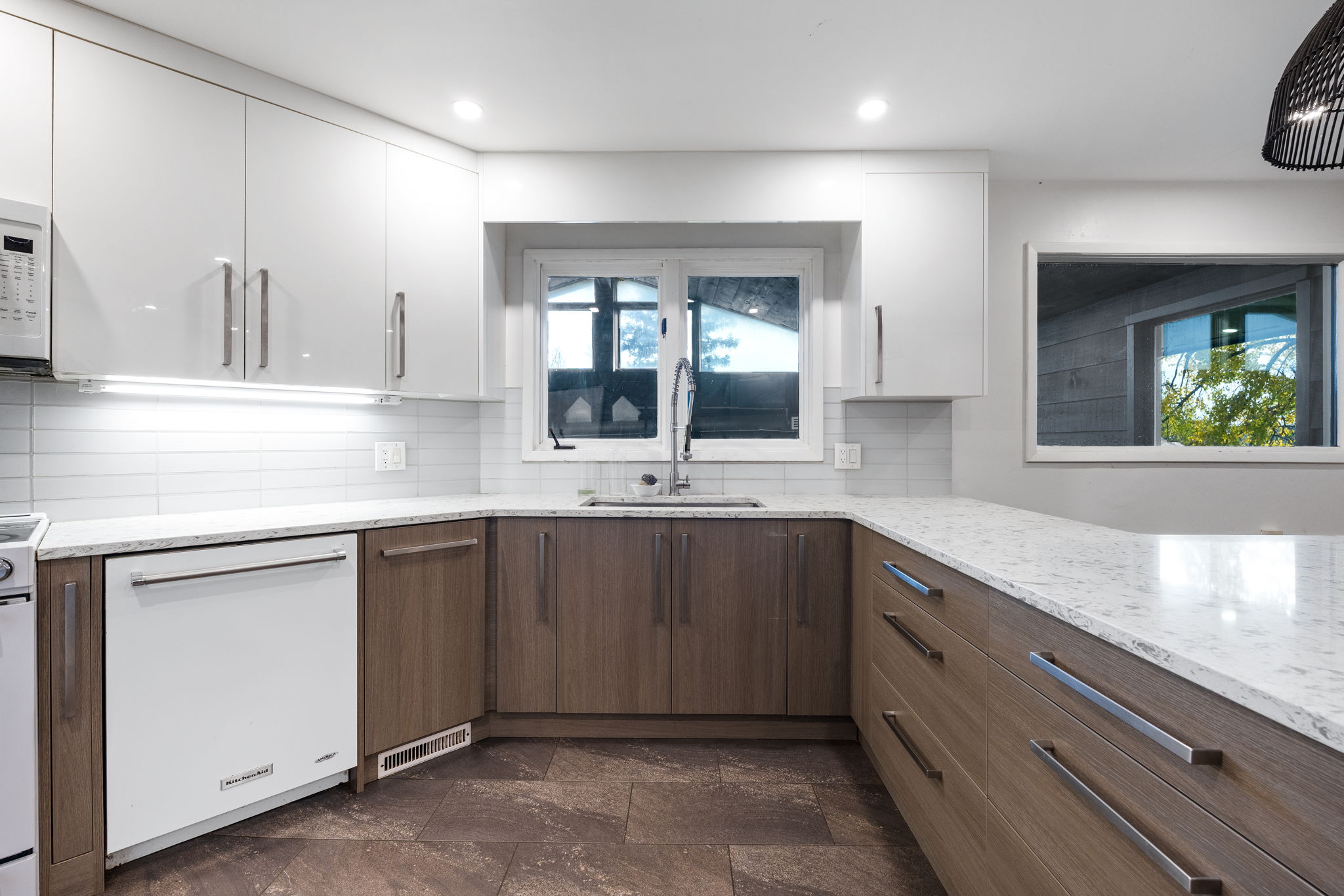 1056 Schindel Rd - Interior-11