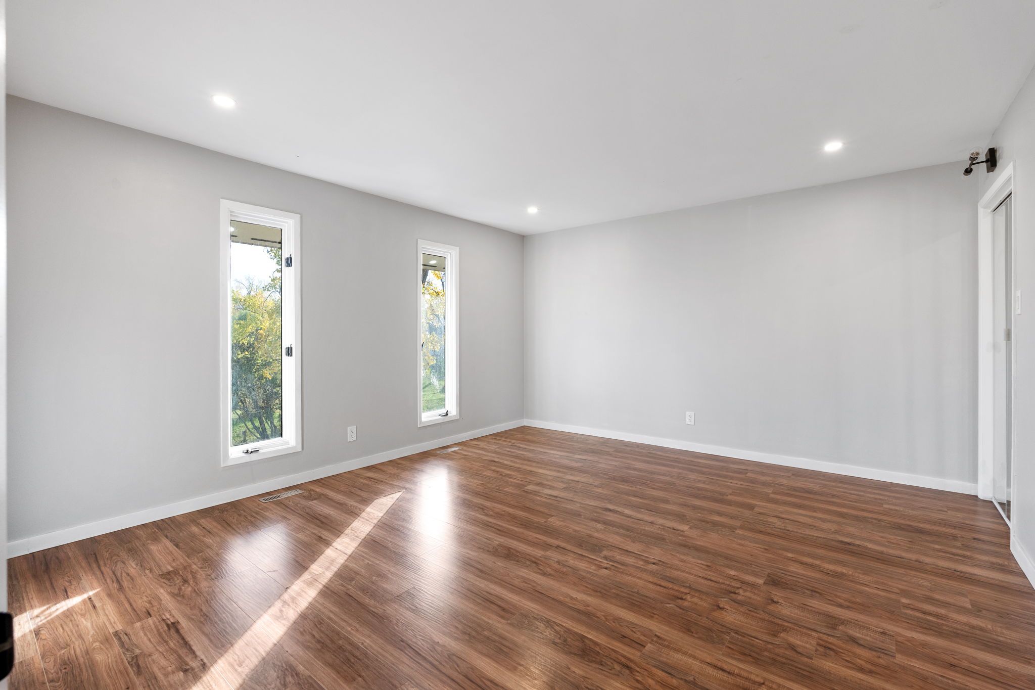 1056 Schindel Rd - Interior-16