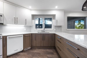1056 Schindel Rd - Interior-11