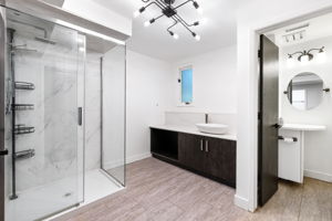 1056 Schindel Rd - Interior-31