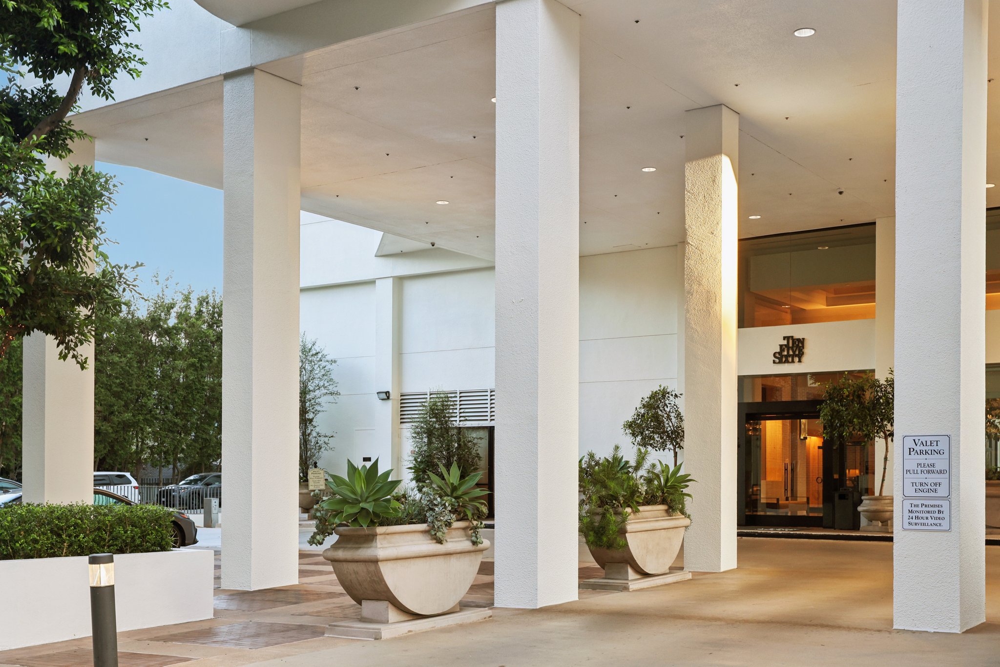 Wilshire Blvd-2307-904.jpg