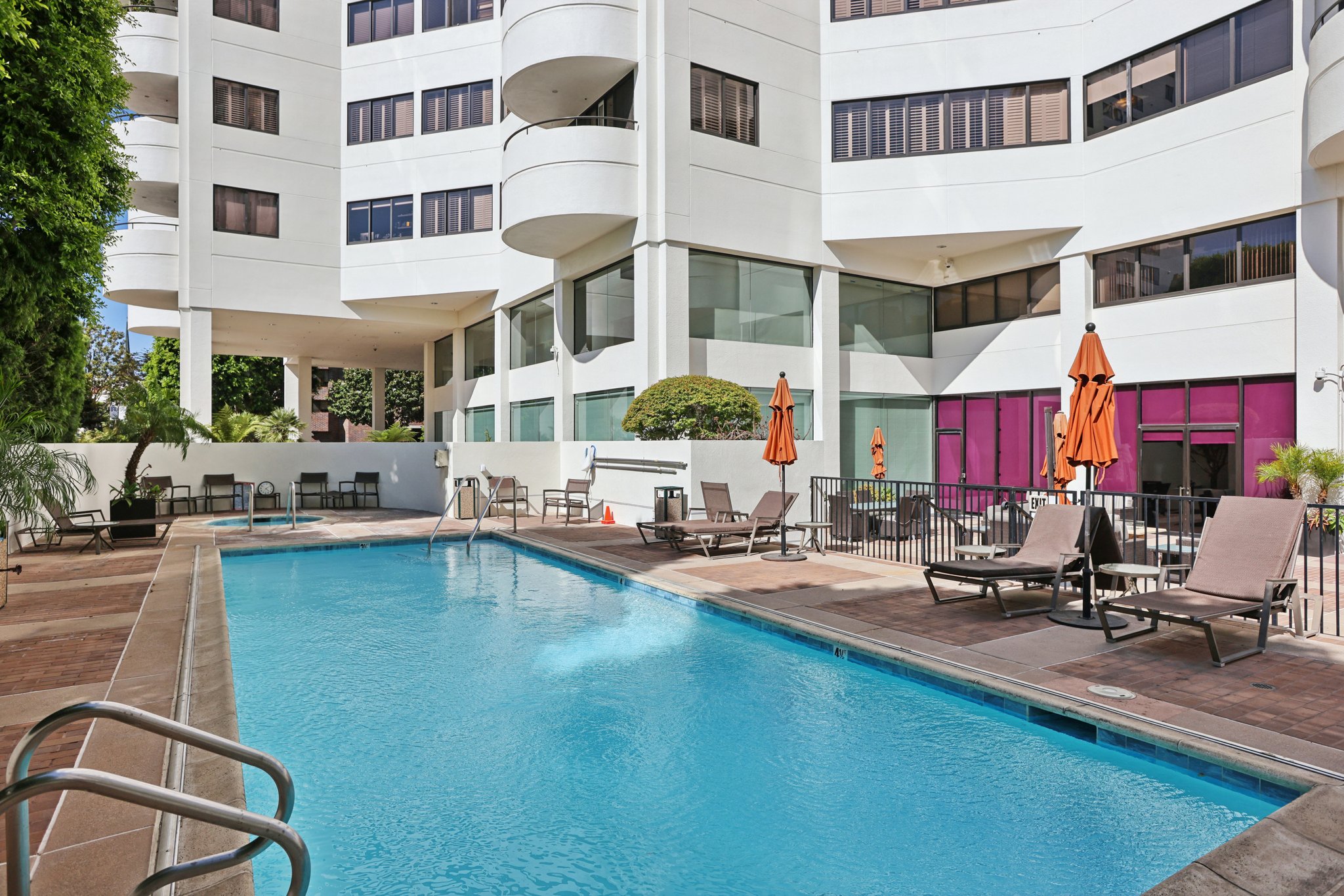 Wilshire Blvd-2307-909.jpg
