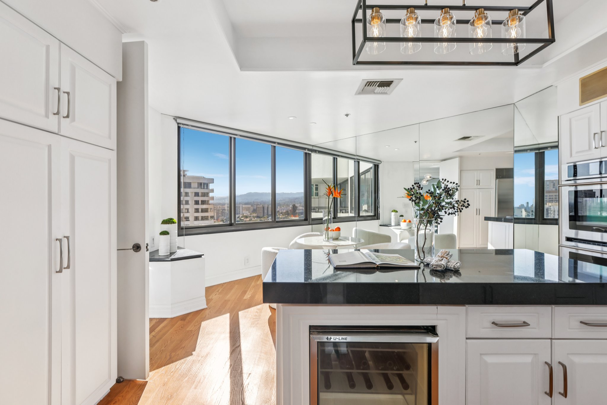 Wilshire Blvd-L2307-023.jpg