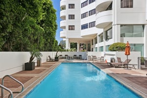 Wilshire Blvd-2307-910.jpg
