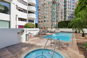 Wilshire Blvd-2307-911.jpg