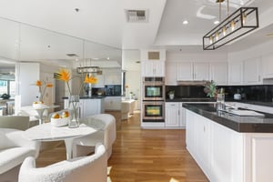 Wilshire Blvd-L2307-017.jpg