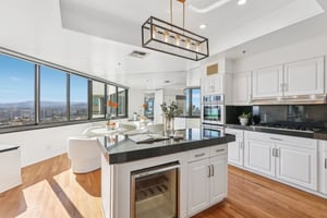 Wilshire Blvd-L2307-020.jpg