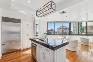 Wilshire Blvd-L2307-021.jpg