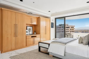 Wilshire Blvd-L2307-026.jpg