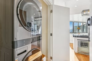 Wilshire Blvd-L2307-040.jpg