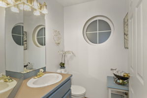 Main floor 1/2 bath.