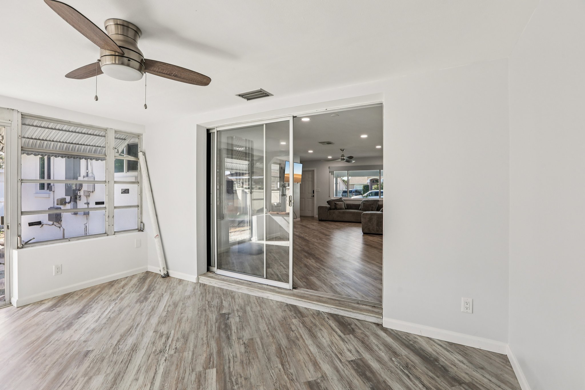 Lake Vista Dr-S1103-023.jpg