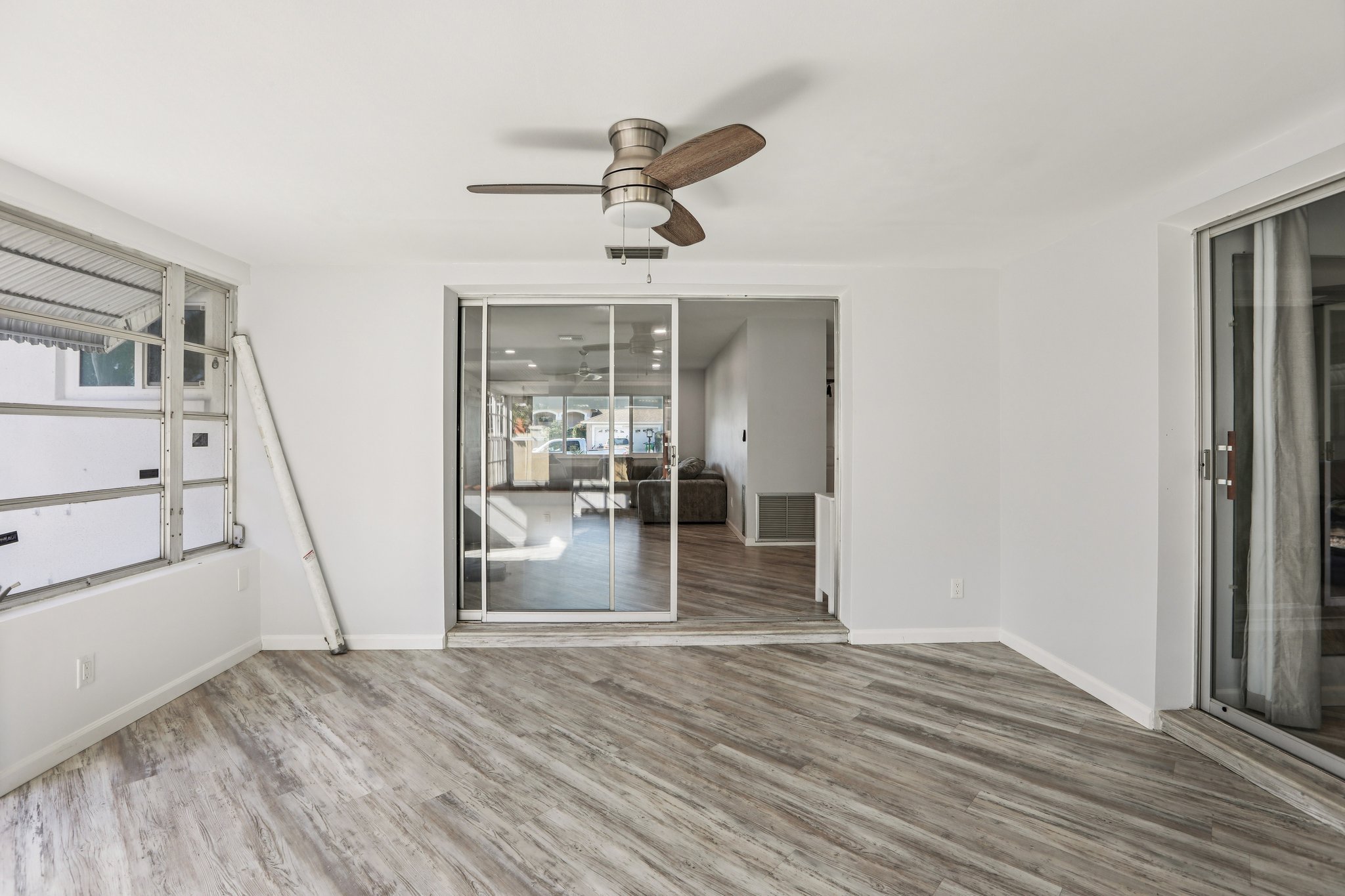 Lake Vista Dr-S1103-024.jpg