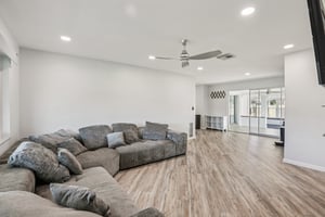 Lake Vista Dr-S1103-006.jpg