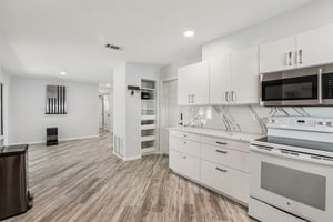 Lake Vista Dr-S1103-013.jpg