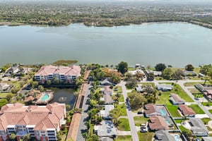 Lake Vista Dr-S1103-039.jpg