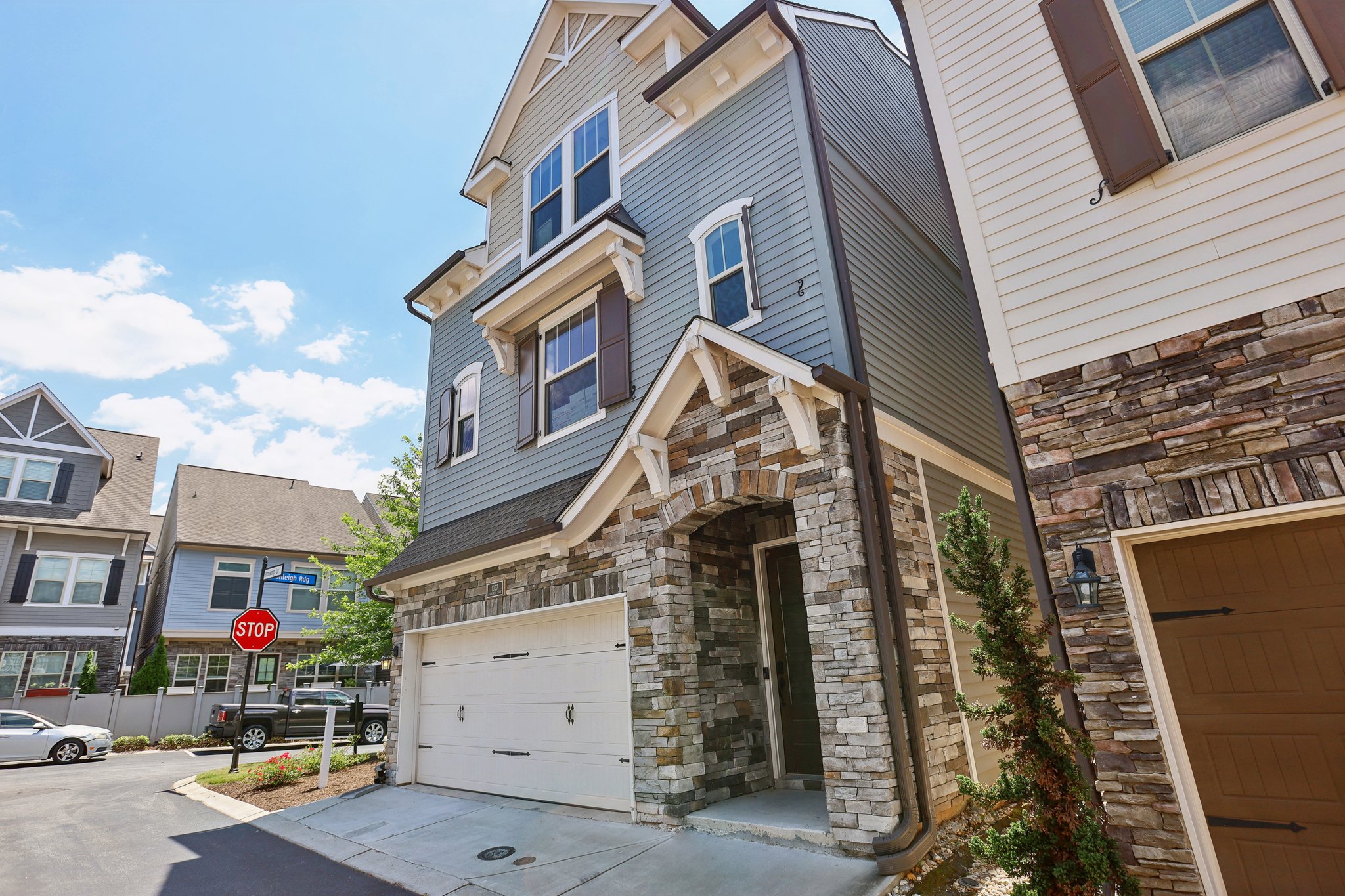 Moorewood Ln S E-003.jpg