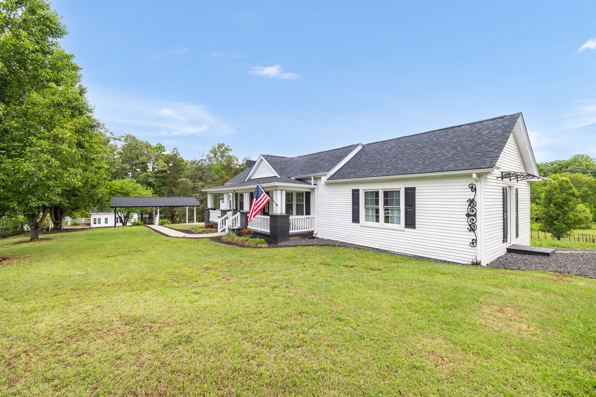 1057 Virginia St-6
