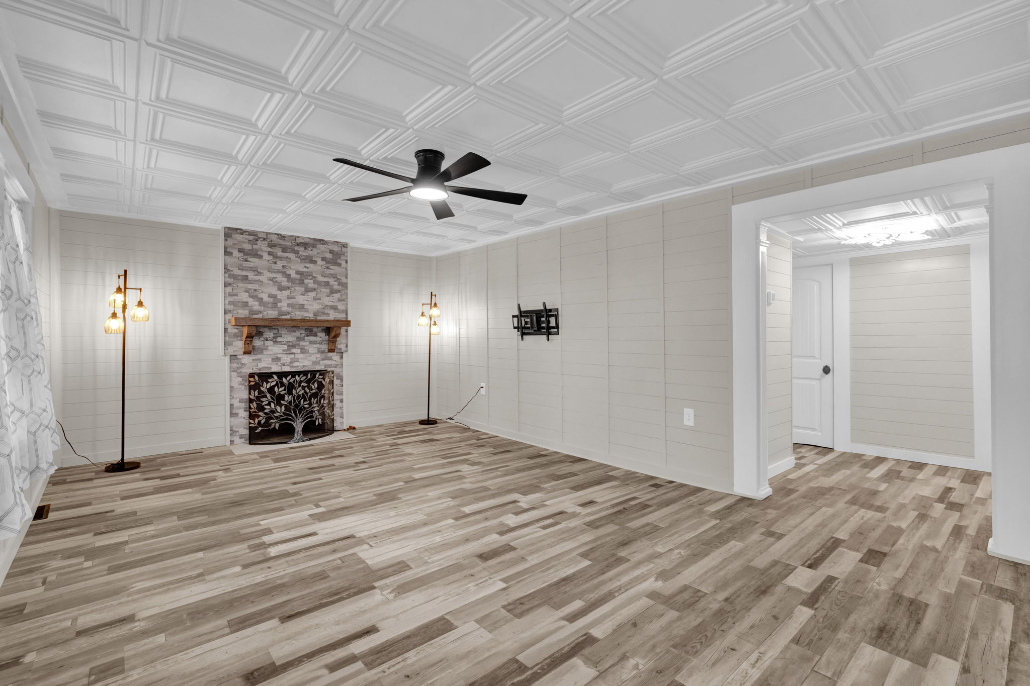 1057 Virginia St-8