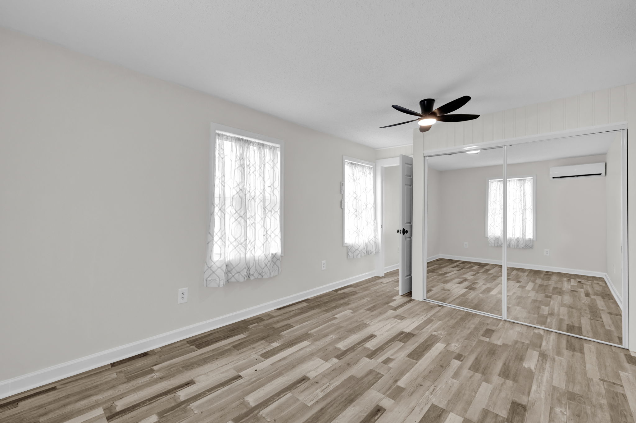 1057 Virginia St-24