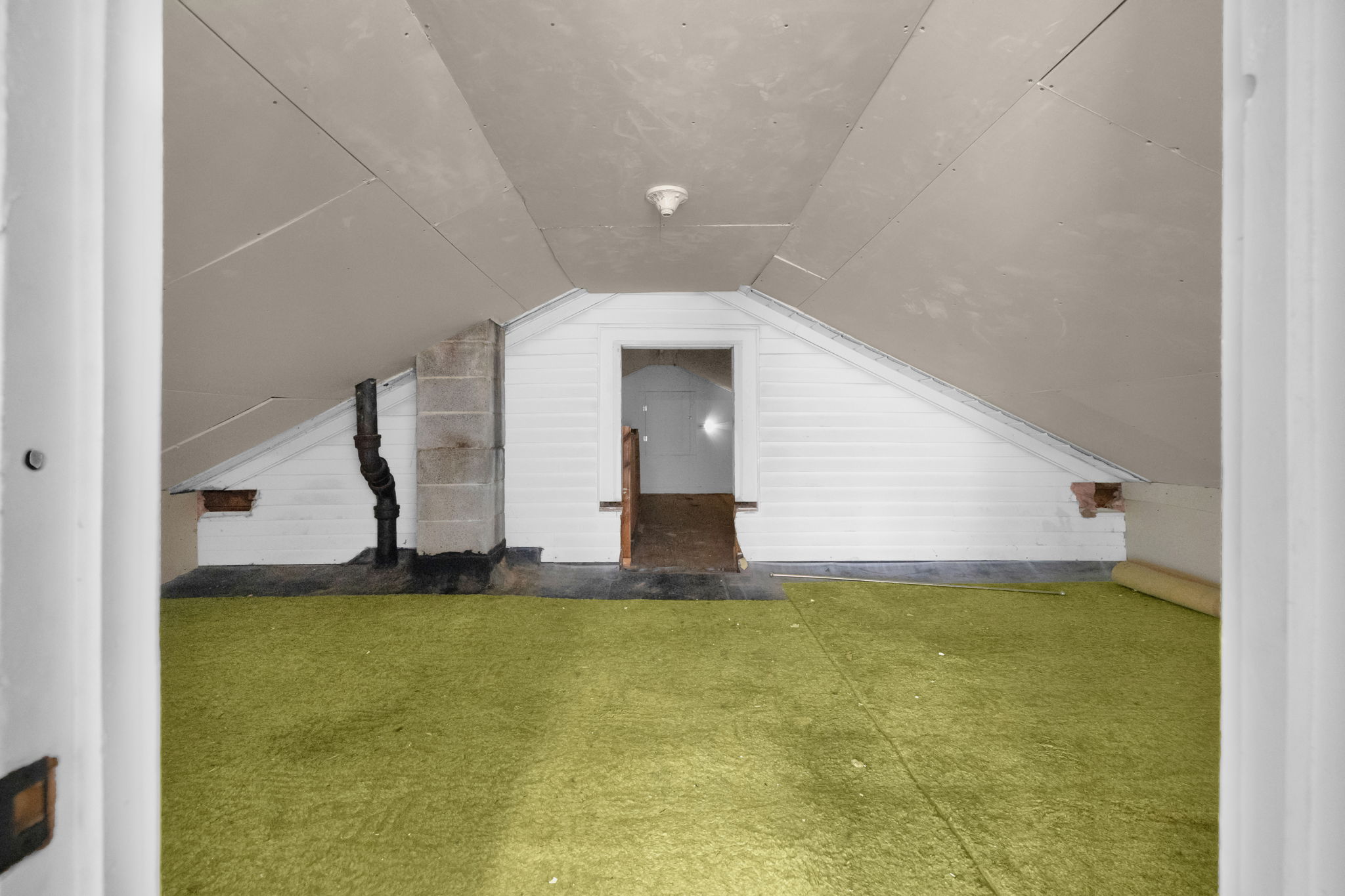 1057 Virginia St-25