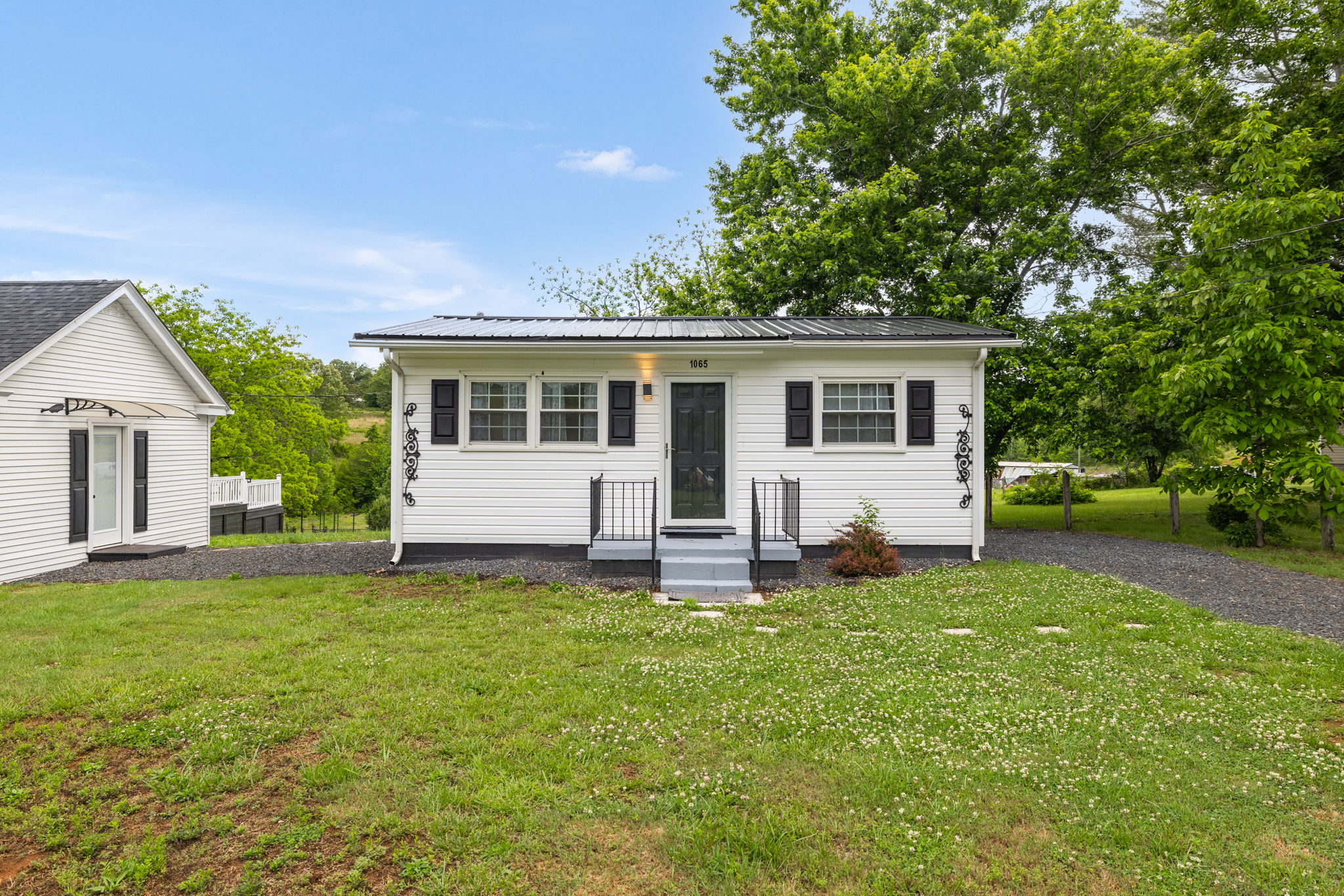 1057 Virginia St-40