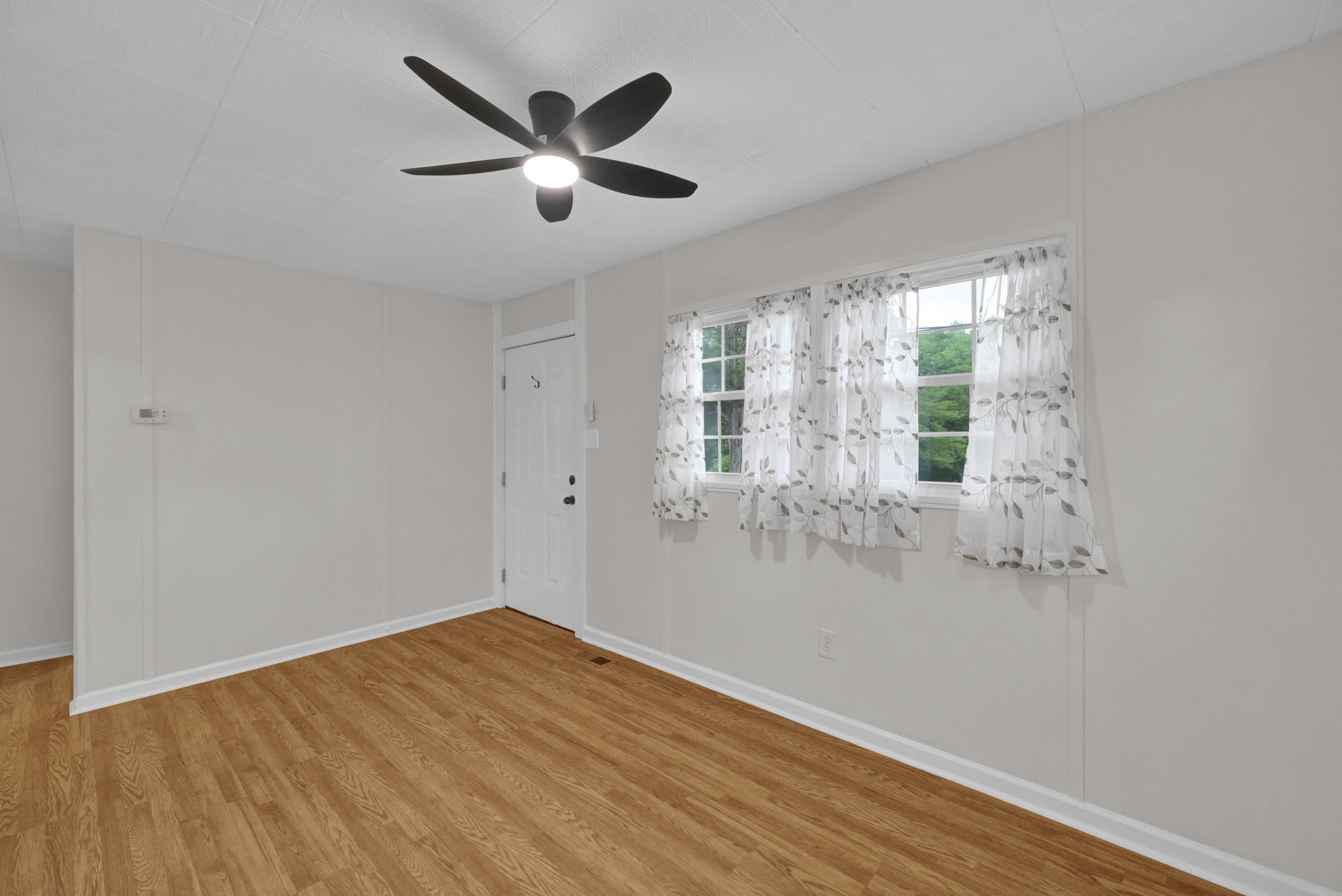 1057 Virginia St-44