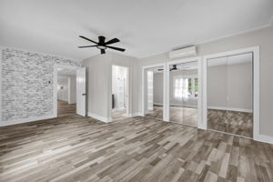 1057 Virginia St-18