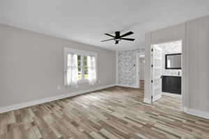 1057 Virginia St-19