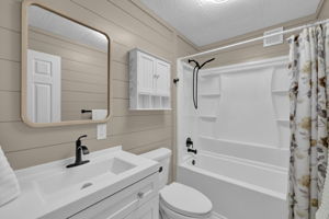 1057 Virginia St-46