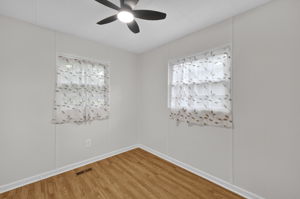 1057 Virginia St-47