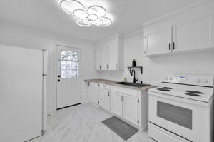 1057 Virginia St-48