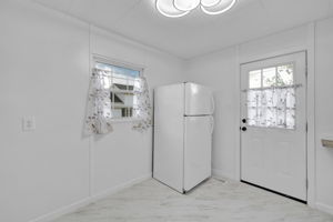 1057 Virginia St-49