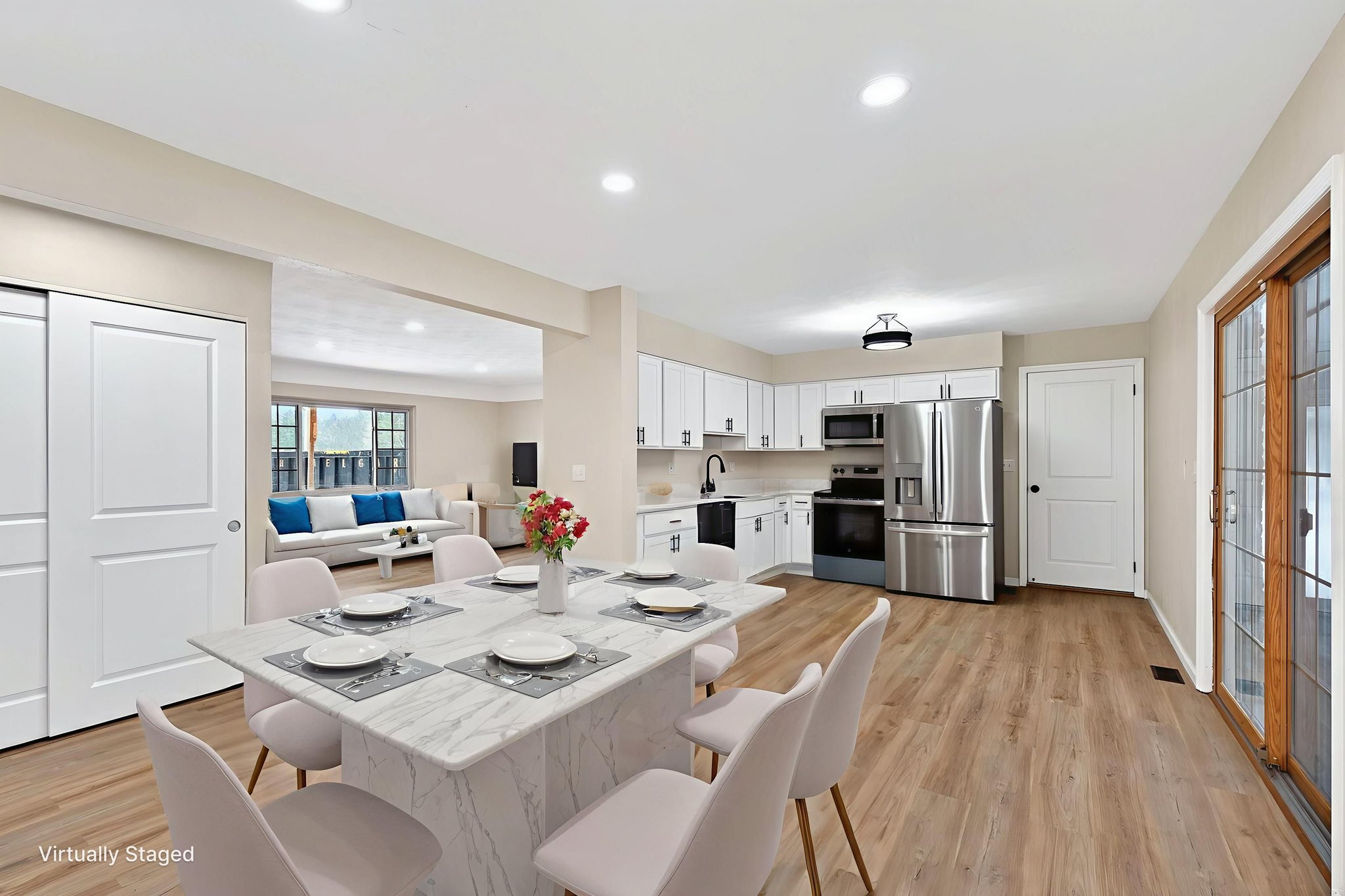 DaytonHomePhoto-14 virtually staged.jpeg