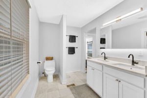 Photo 23
