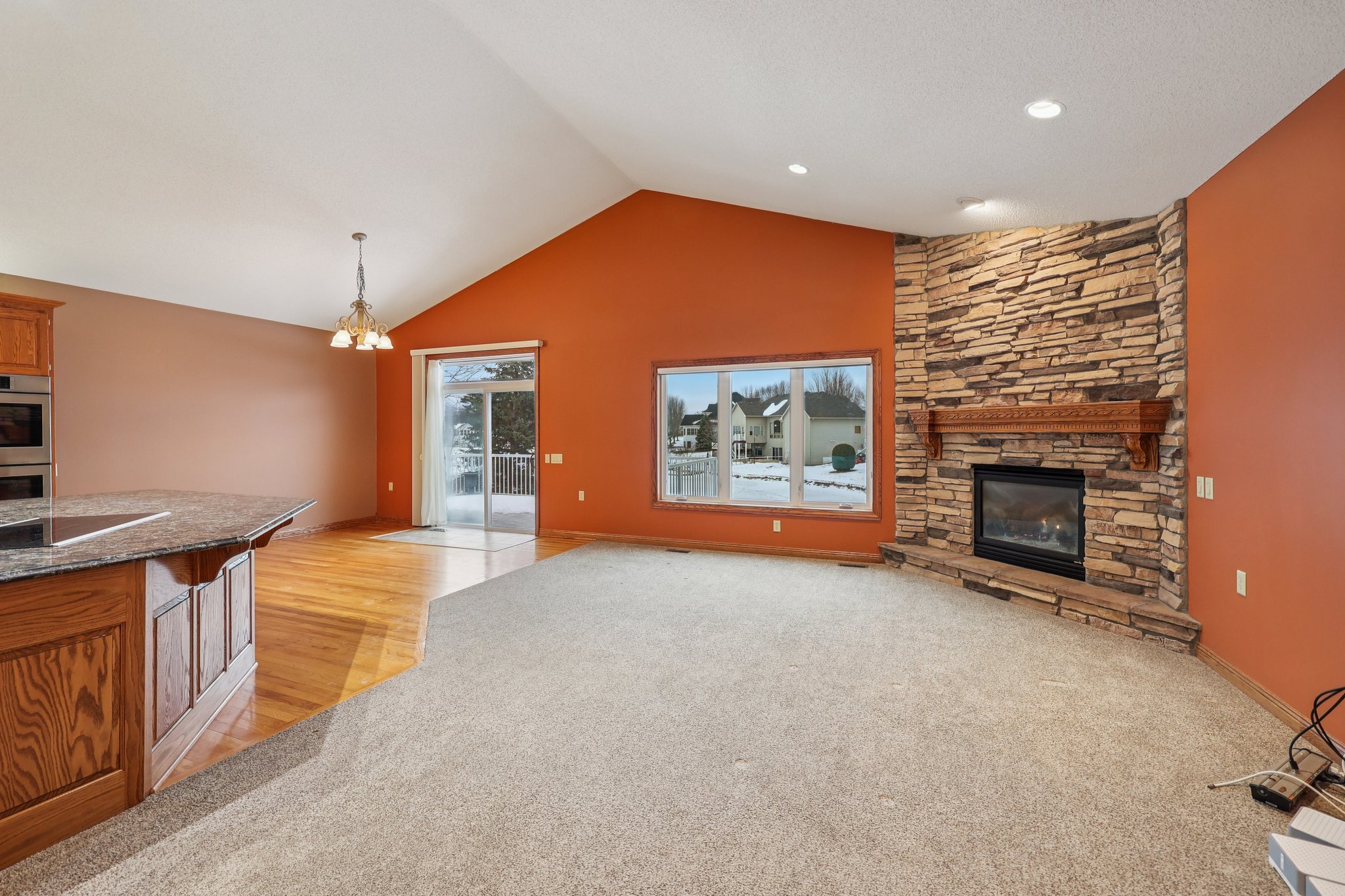 Alamo St-S1701-011.jpg