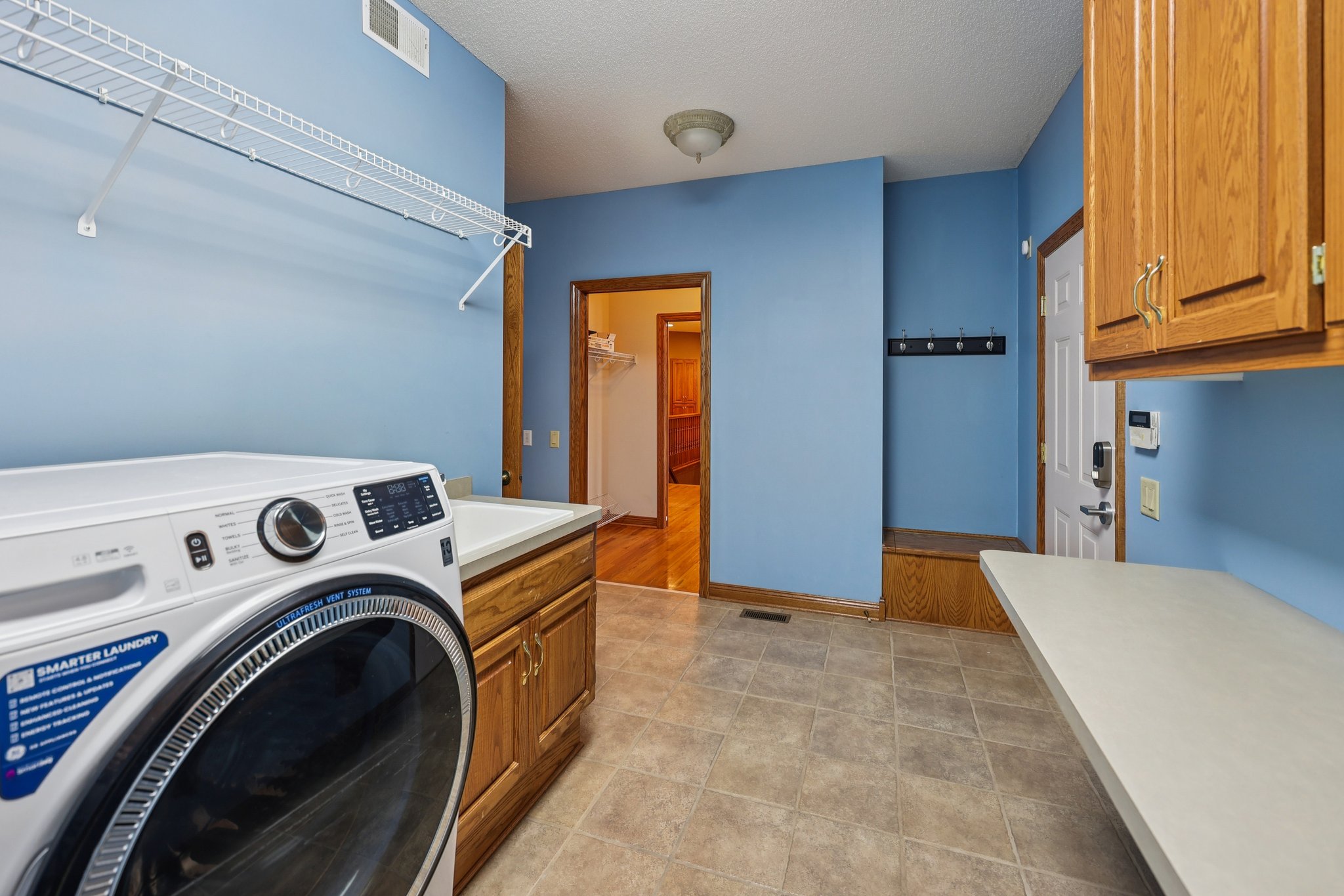 Alamo St-S1701-021.jpg