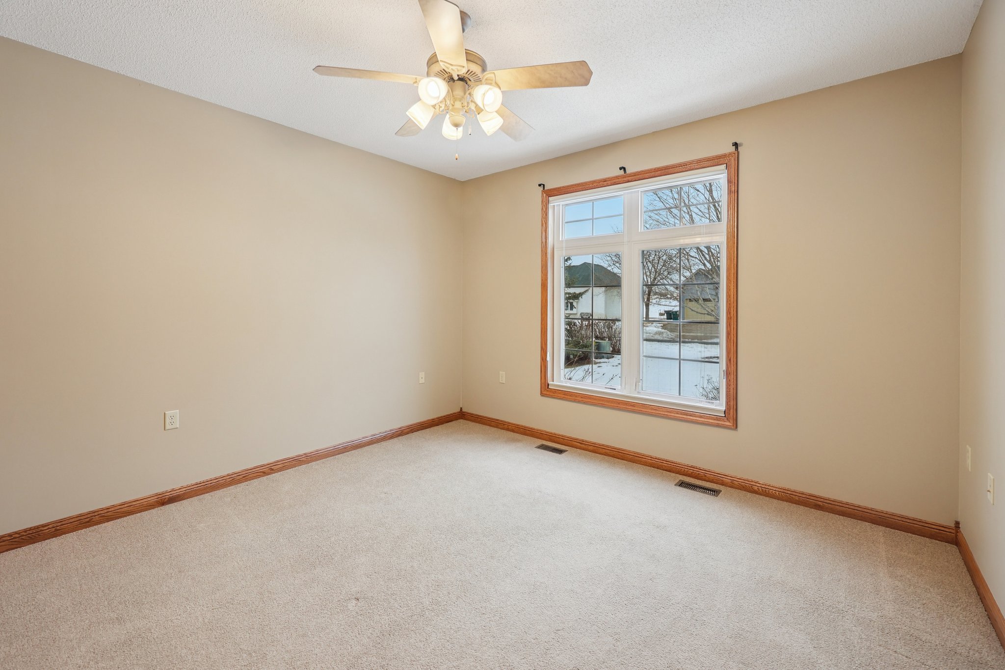 Alamo St-S1701-024.jpg