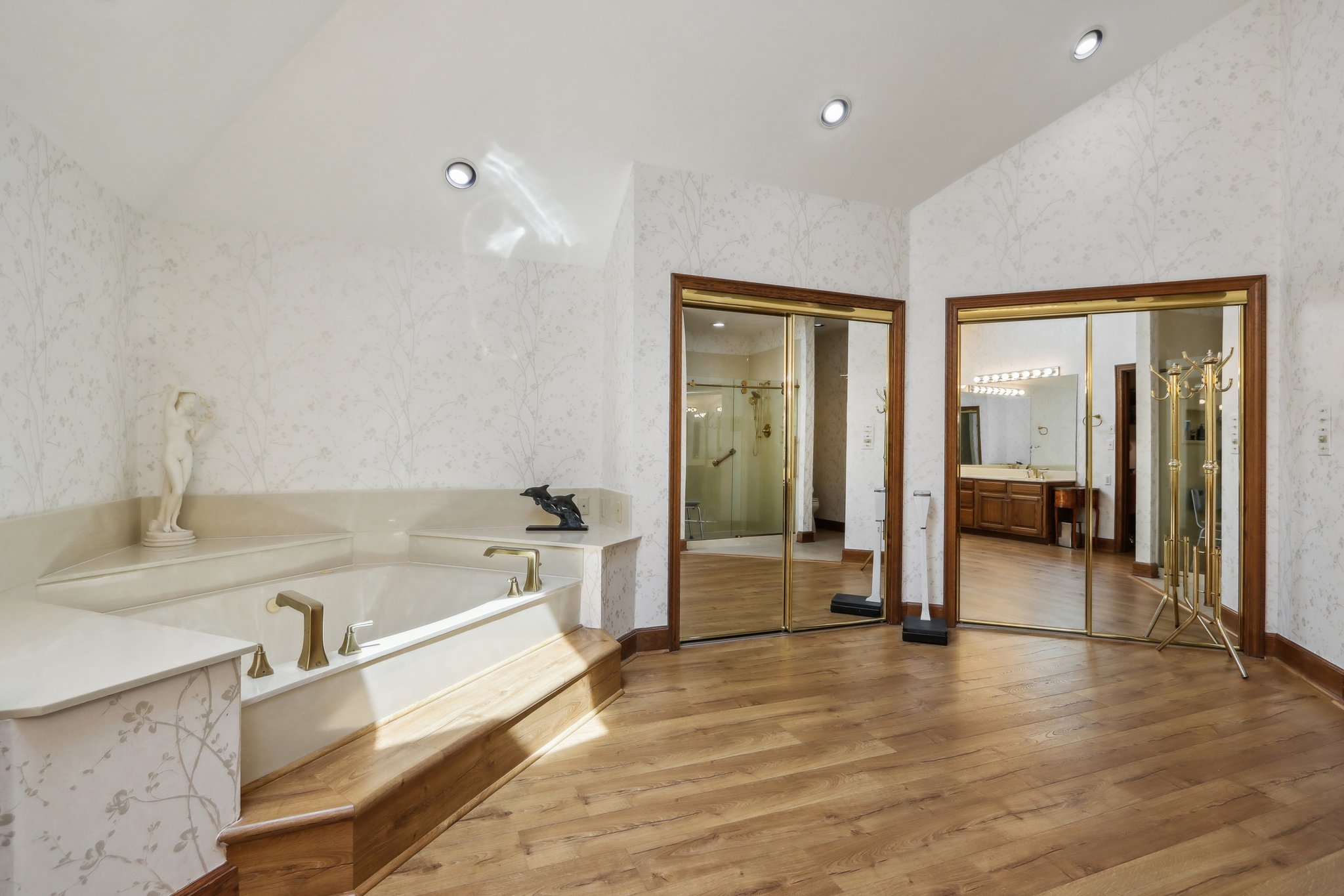 Primary bathroom featuring jacuzzi tub