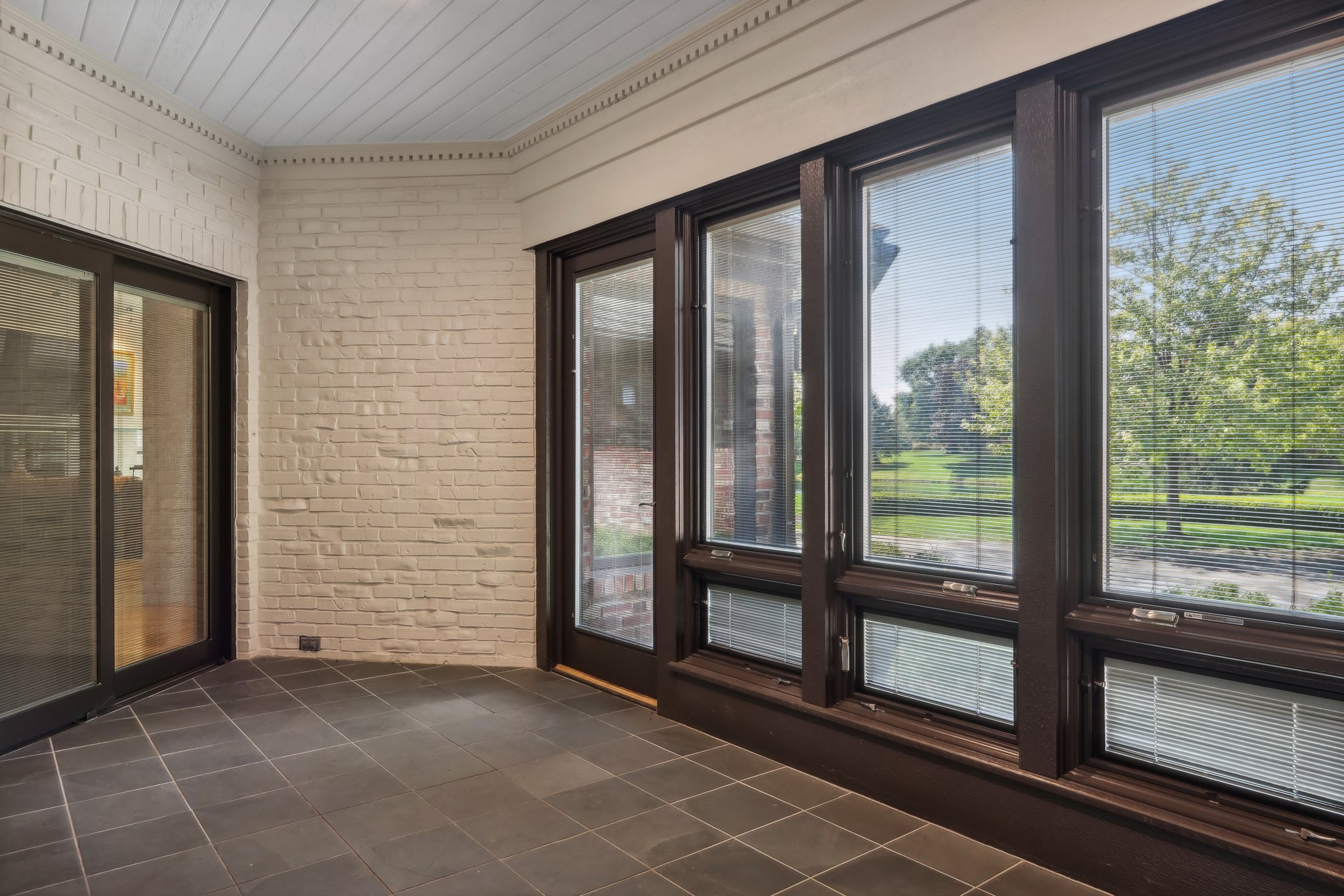 Secondary sunroom/sitting room off the breakfast room