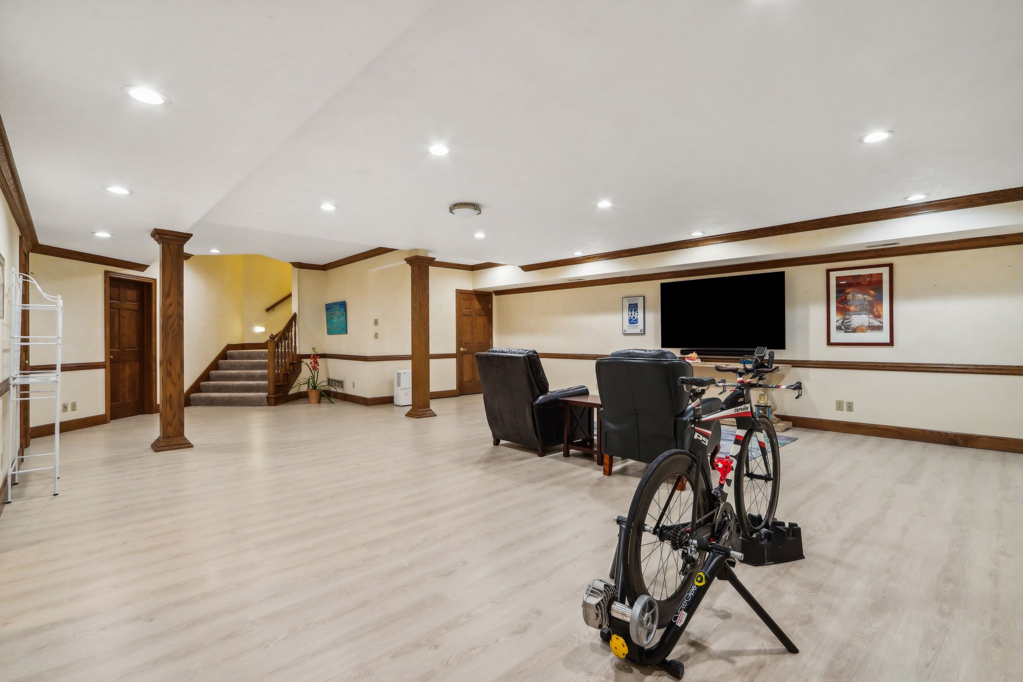 Basement- large rec room