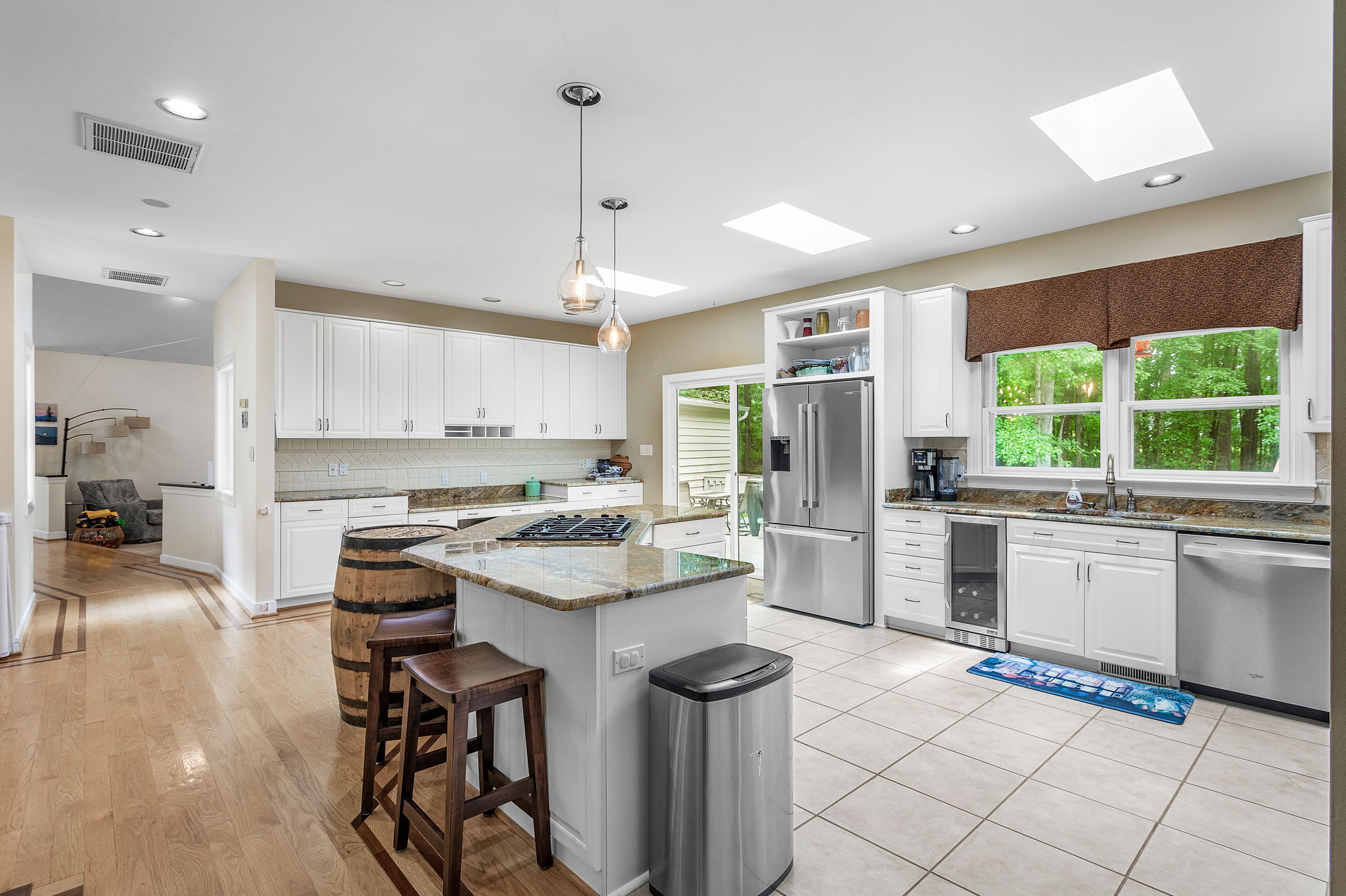 16-Kitchen