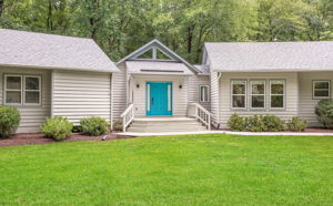 06-Exterior Front