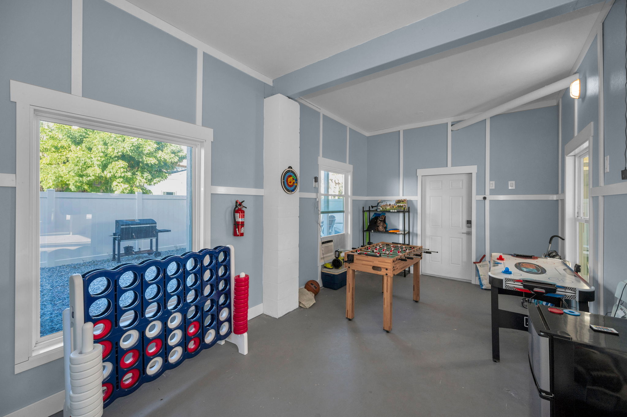 Common Area Game Room1b